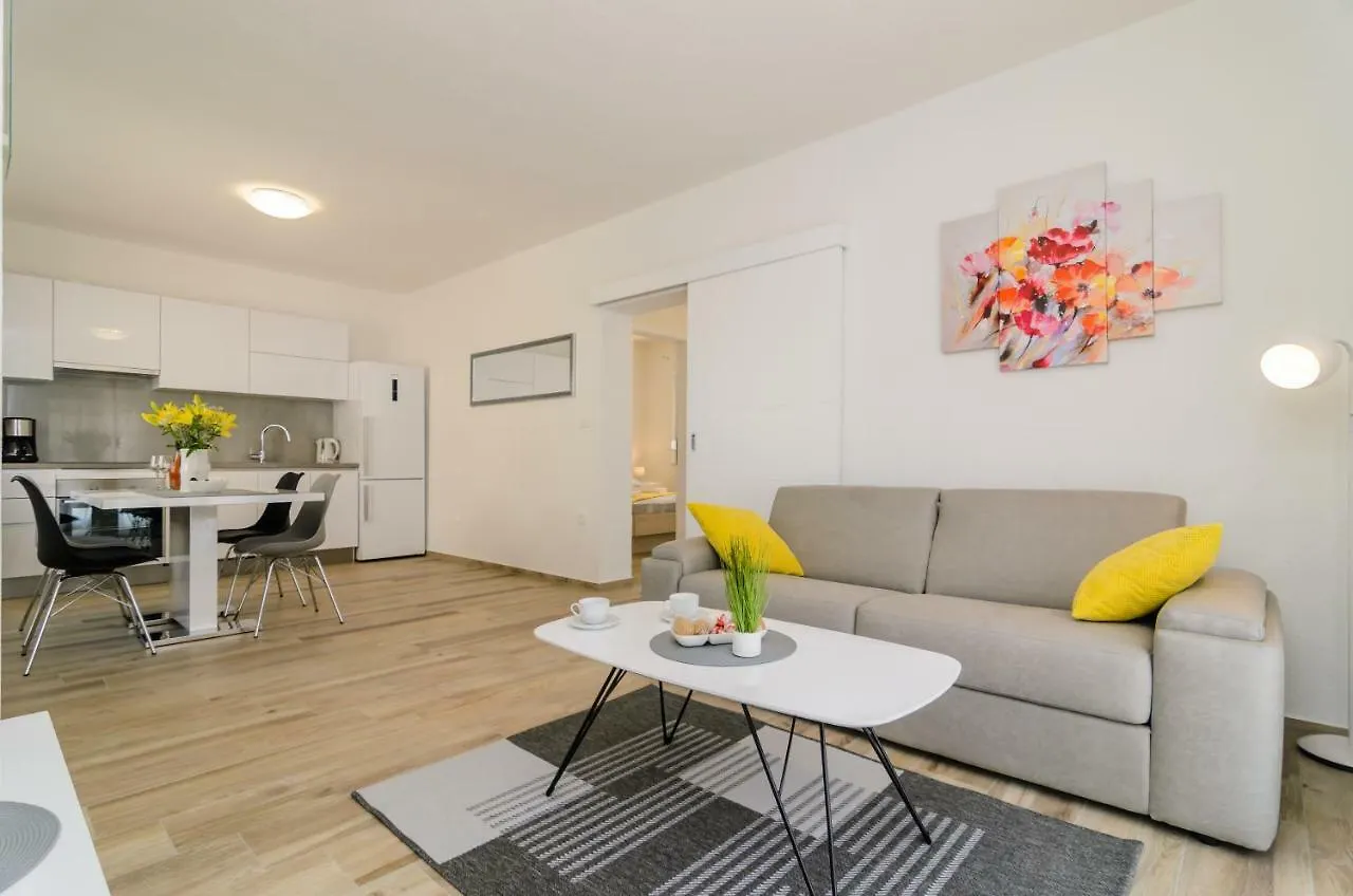 Apartment Petra Задар